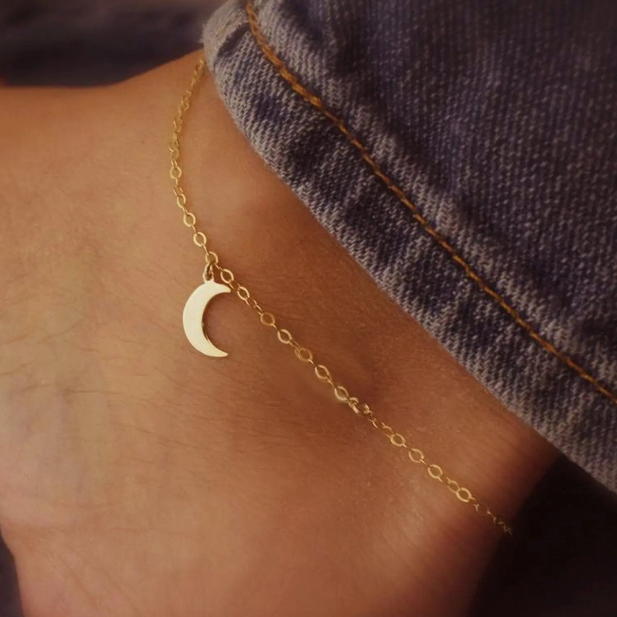 Dainty Gold Moon Anklet - KYERLYN