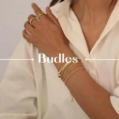 Budles:Gold rings and bracelets bundles, showcasing women's jewelry.