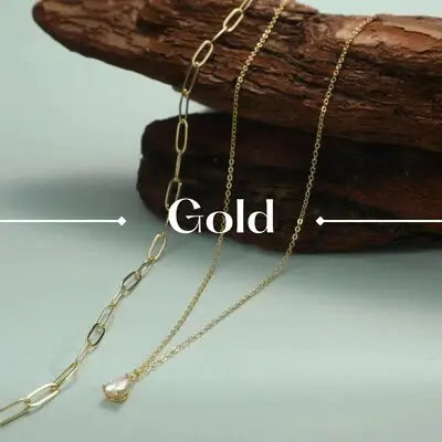 gold:Elegant gold necklaces with pendant, showcasing women's necklace jewelry.