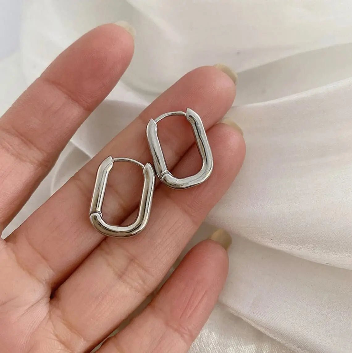 Kyerlyn Dainty Paperclip Huggie Silver Hoop Earrings - KYERLYN