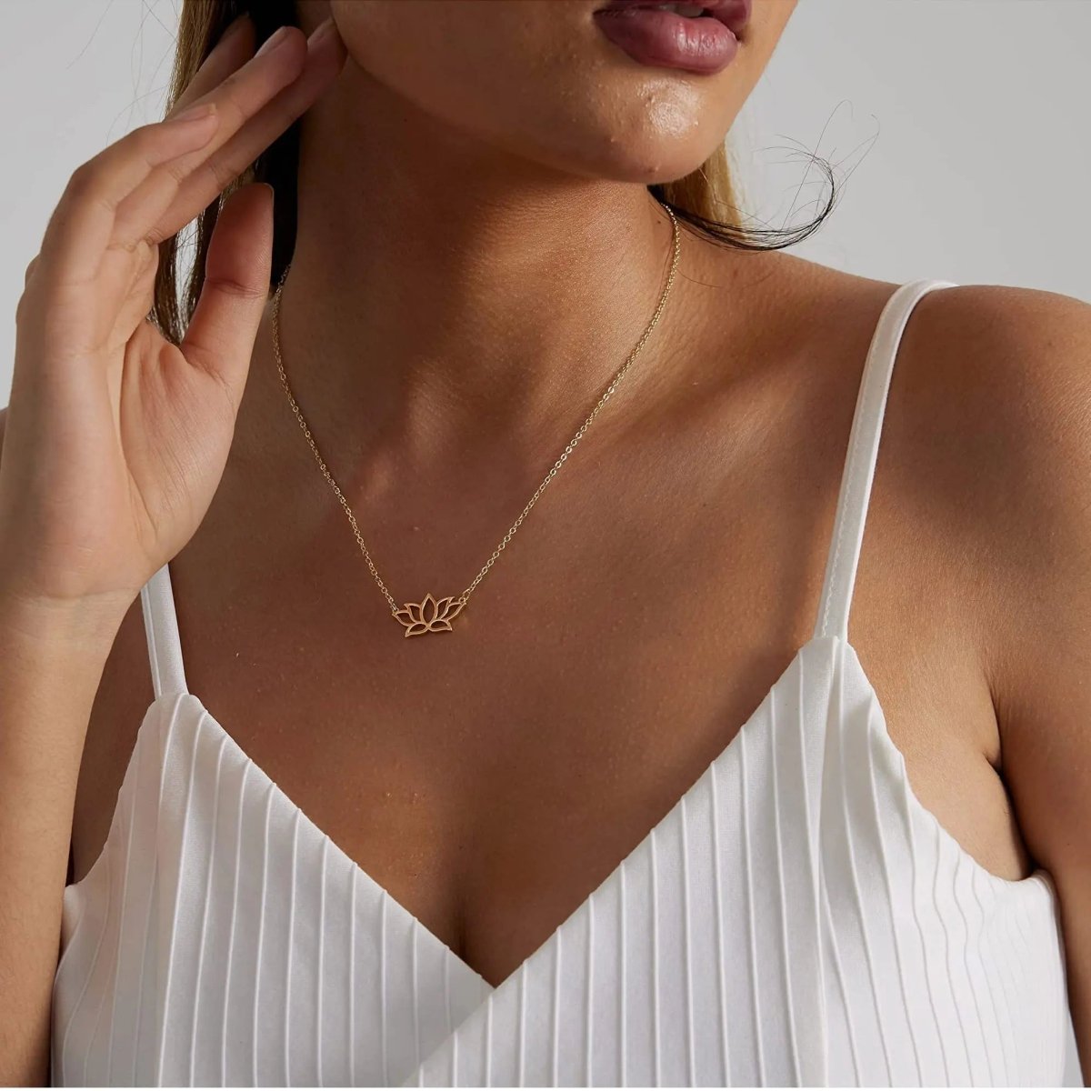 Kyerlyn Simple Gold Lotus Necklaces - KYERLYN